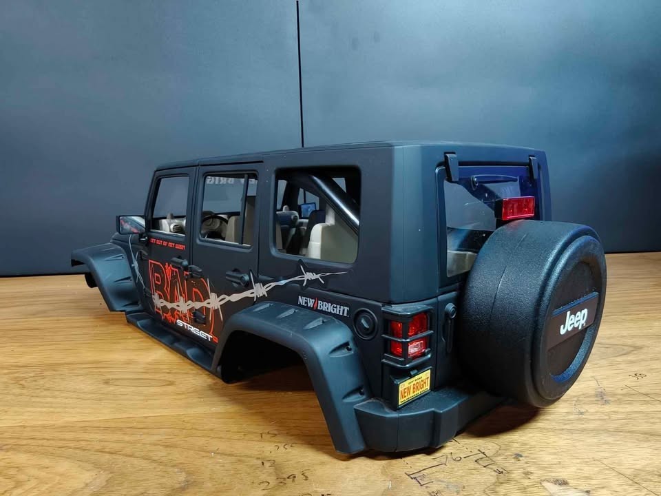 New Bright Jeep Wrangler JK 4 Door RC Crawler Hardbody 'Bad Street