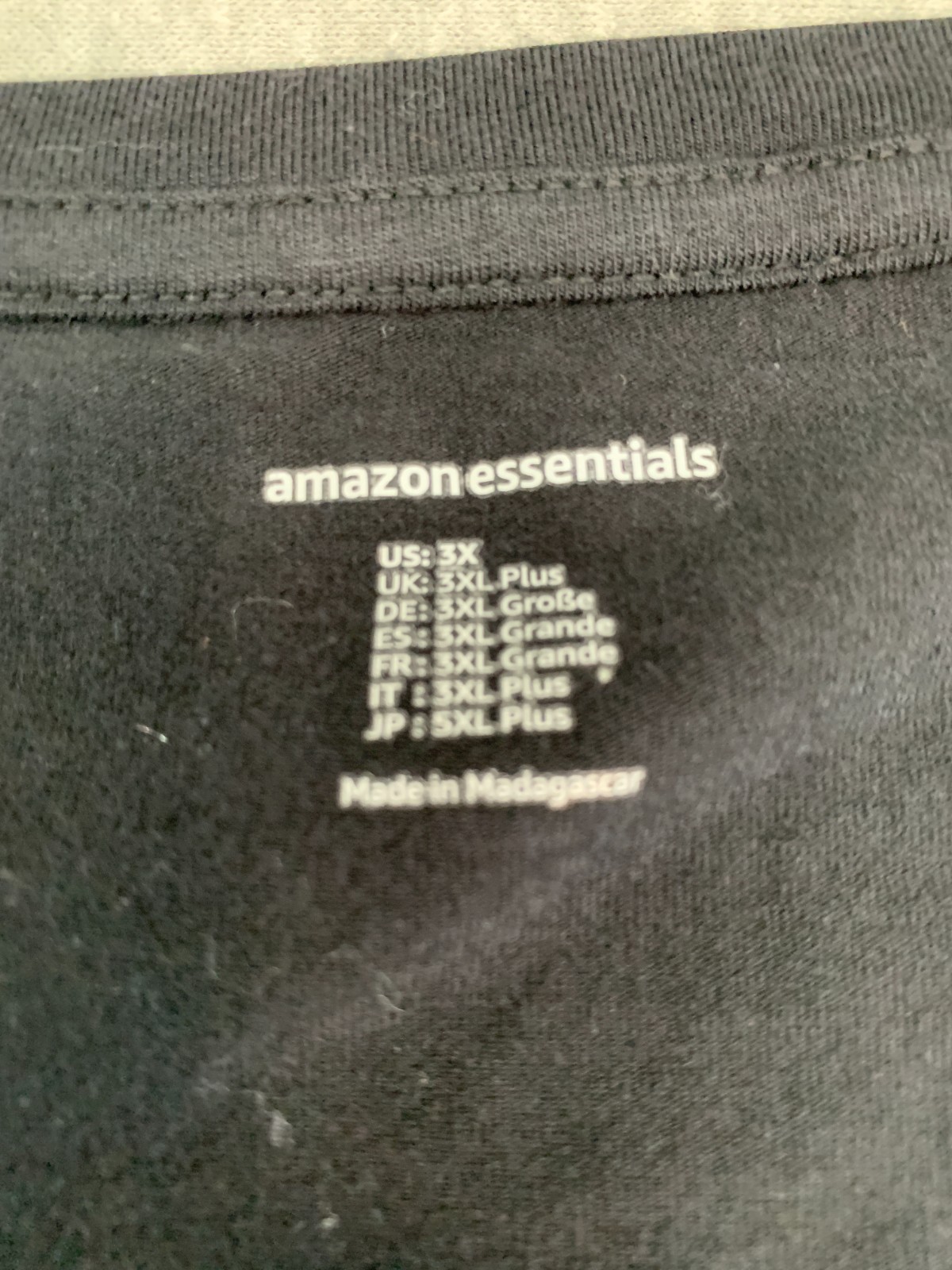 Amazon Essentials Basic Black V-Neck Short Sleeve… - image 8