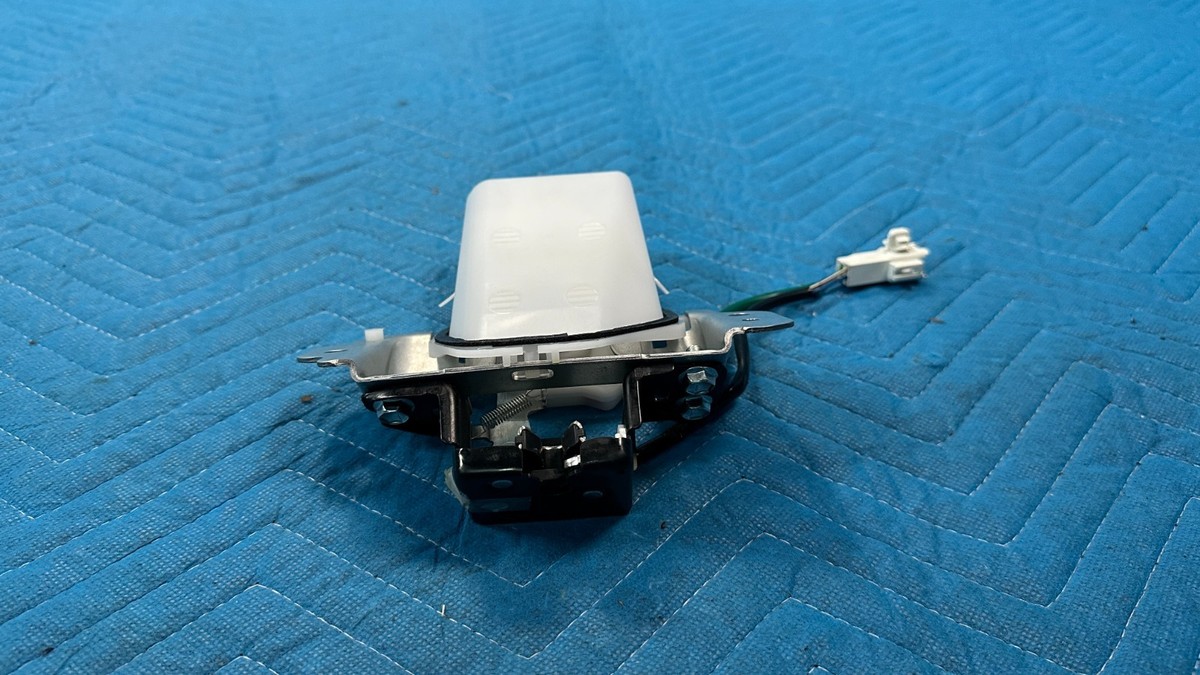 OEM Lexus GX460 Tailgate Back Window Glass Lock Latch 69370-60020