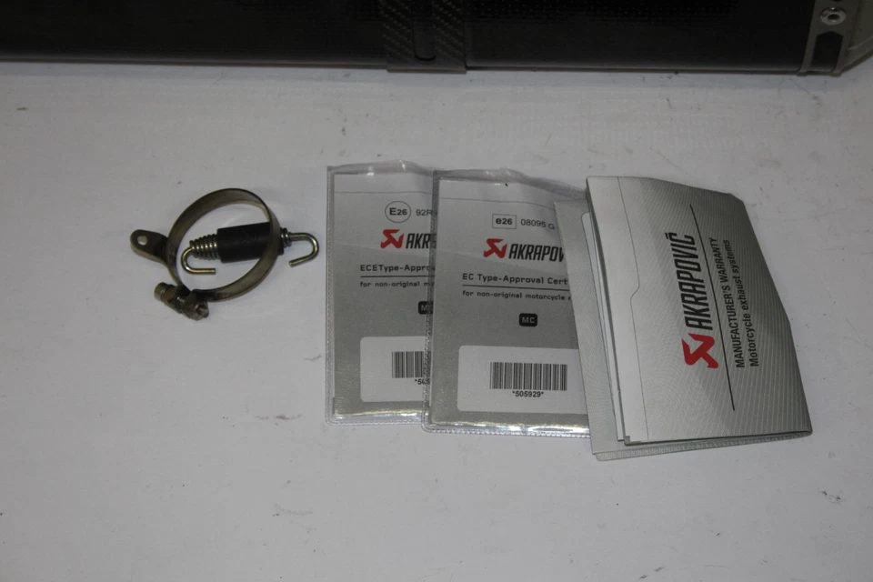 Akrapovic Sport Silencieux Épuiser Suzuki GSX-S 750 Année : 17-21 (Stock 5-25) - Photo 2/4