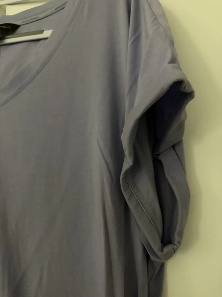 Banana Republic Women’s V-Neck Shirt Lavender 2XL Relaxed Fit - Image 2 of 4