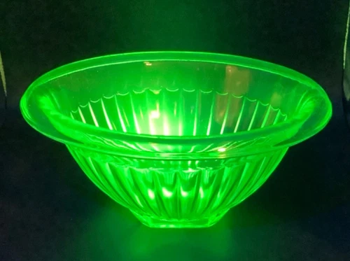 Vintage Hazel Atlas Green Mixing Bowl, Uranium Depression Glass, Glows,9.5”
