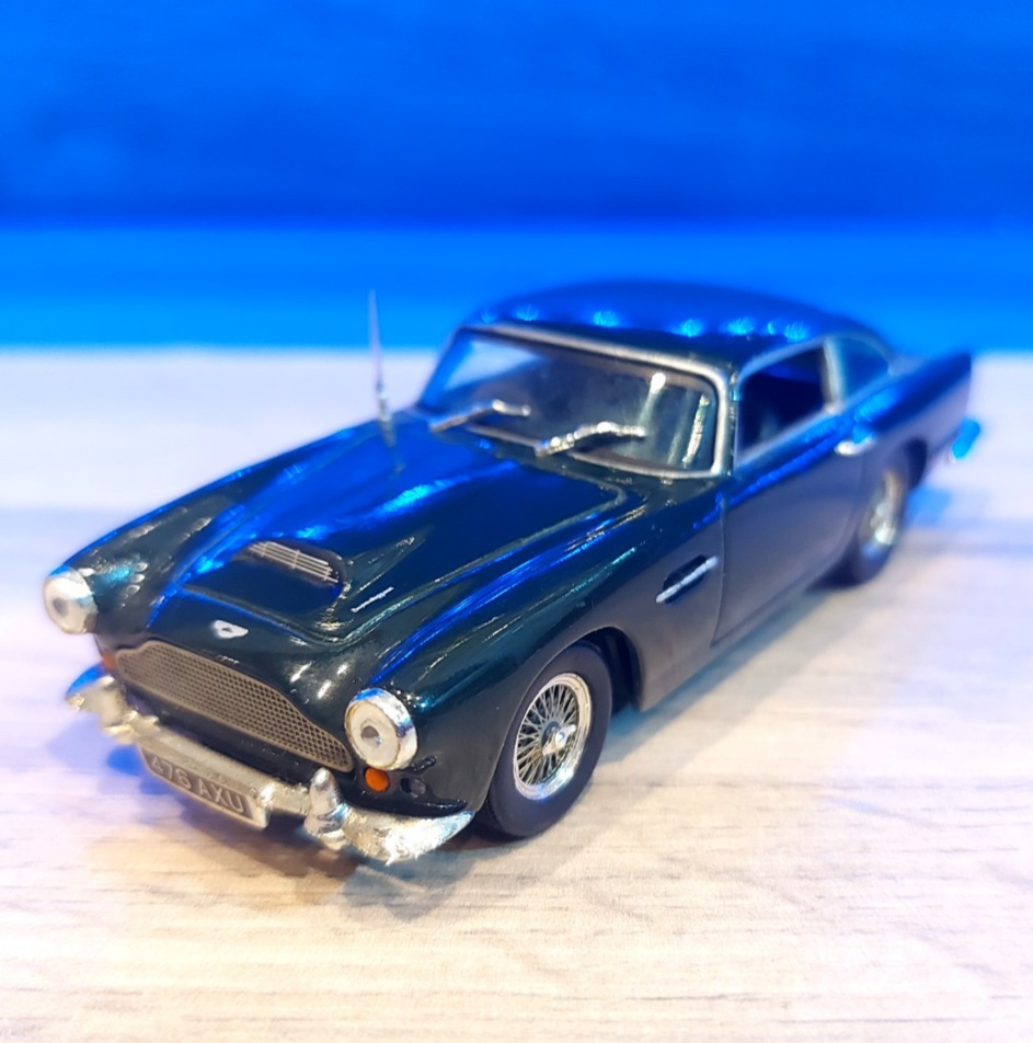 Vitesse V087A Aston Martin DB4 1960 British Racing Green 1:43 Scale