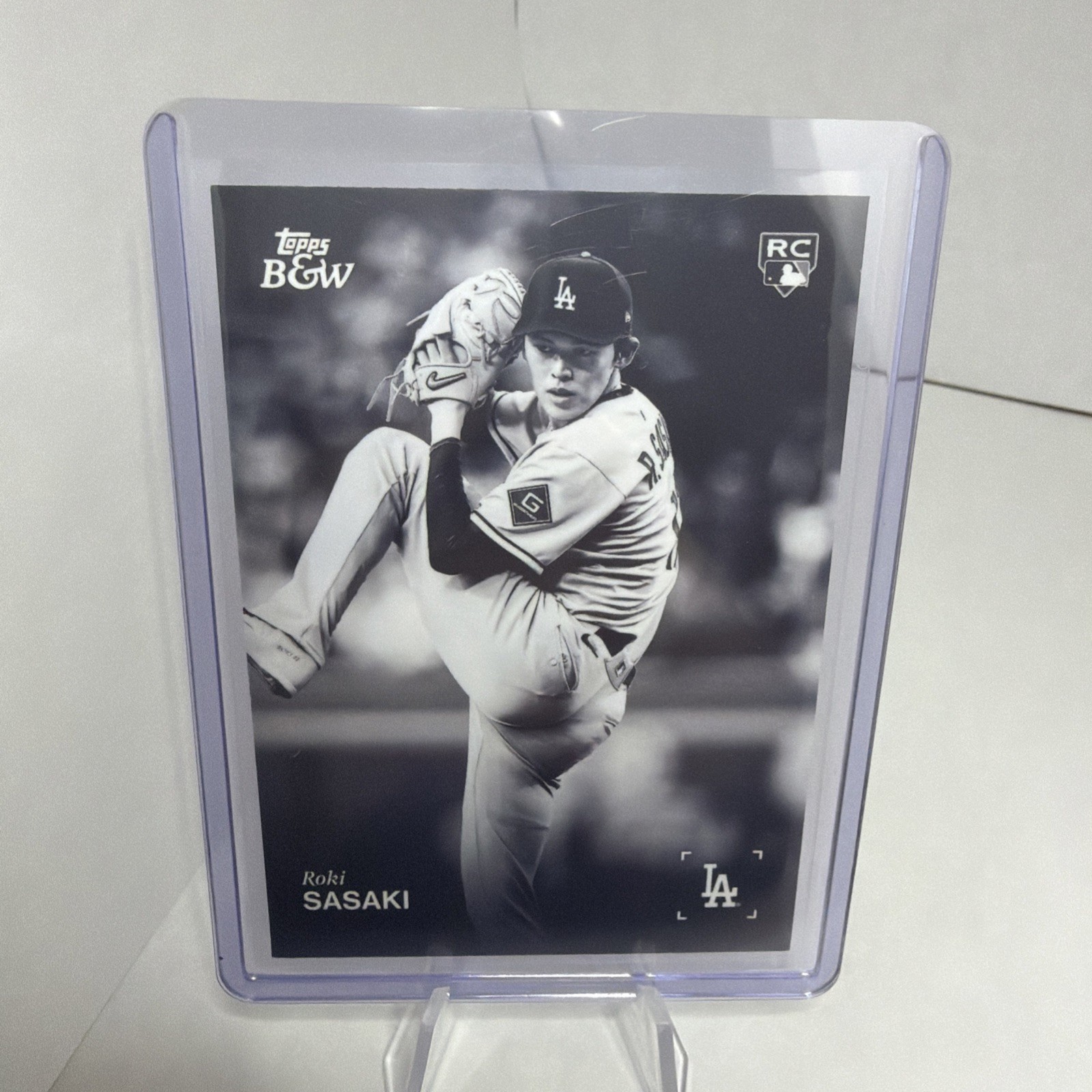 Topps 2025 Black & White Roki Sasaki #112 Rookie Los Angeles Dodgers