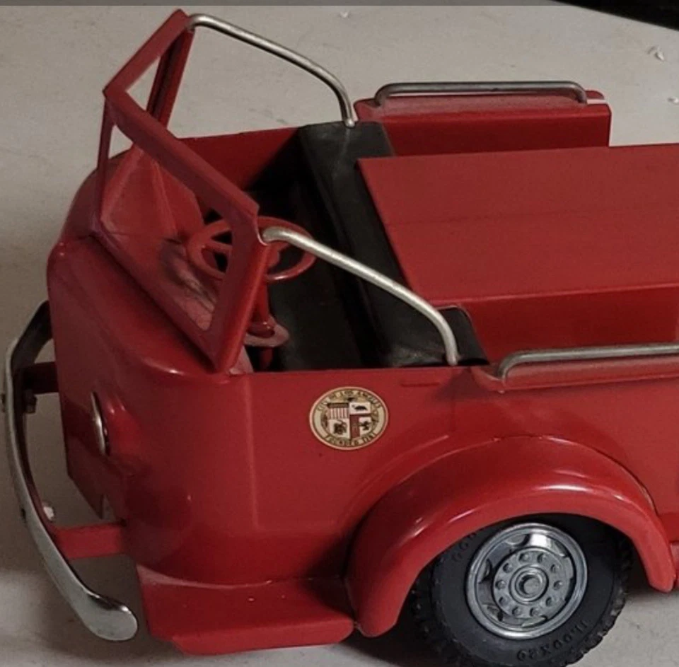 Винтаж 1950-е Модель Игрушек Doepke Модель Rossmoyne Alfco Бампер Пожарная машина ИЗЯЩНЫЙ* - Изображение 2 из 4