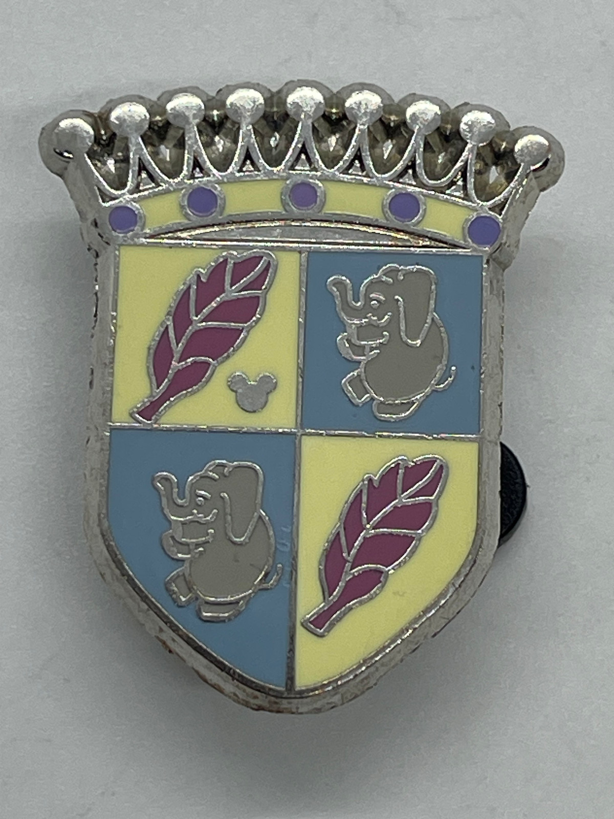 2012 Hidden Mickey - Fantasyland Icons - Dumbo Crest Pin