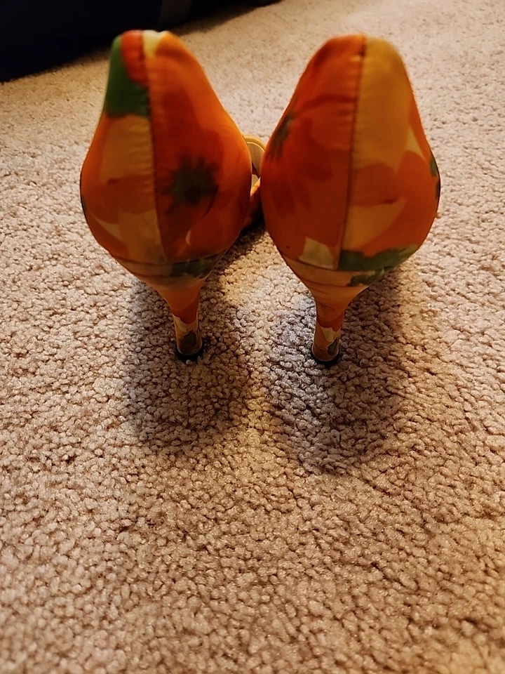 Zapatos Michaelangelo Naranja Floral Peek Toe Foto 4 de 4