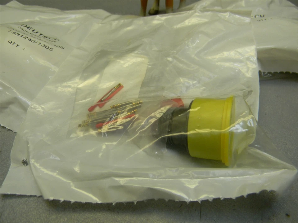 Deutsch MS3476W12-10s Circular MIL Spec Connector 10P SZ 12 lot of 3 - Image 2 of 4