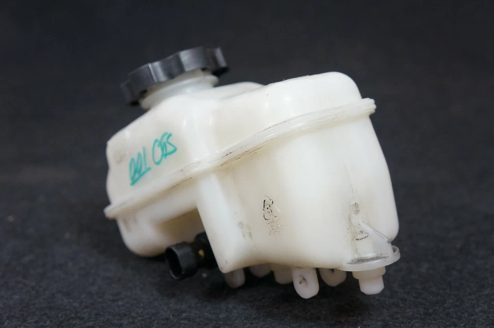 09-2015 cadillac cts резервуар тормозной жидкости бак главный цилиндр с датчиком крышки - Изображение 3 из 4