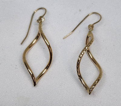 Schöner 14K Diamantschliff Twist Flame Draht Ohrring