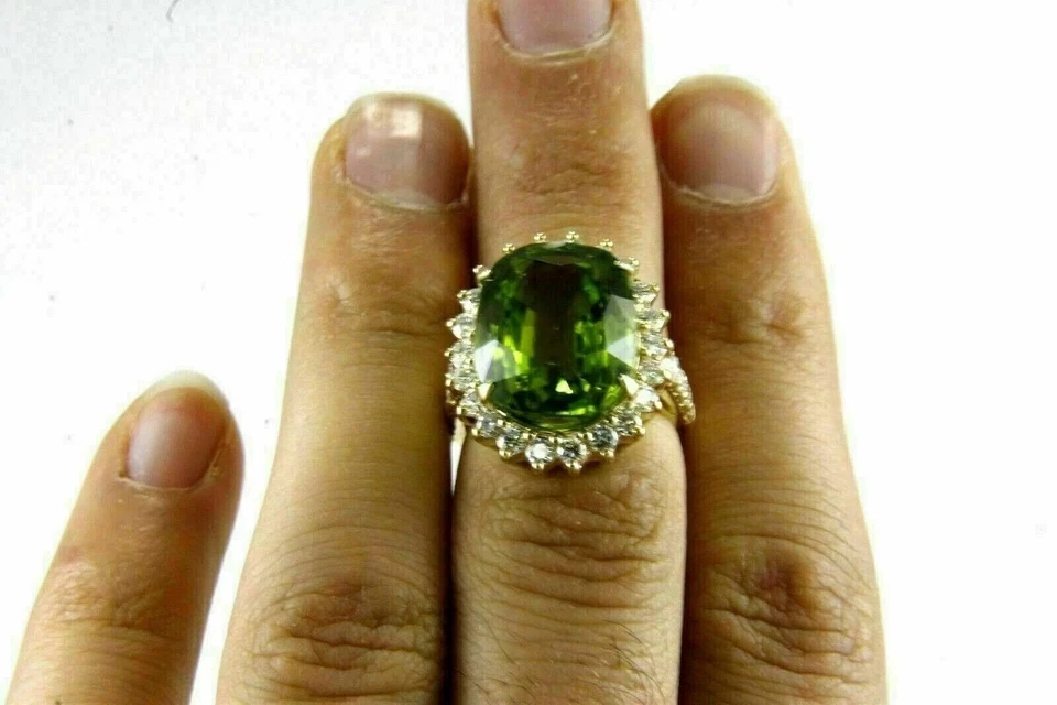 Anillo de compromiso nupcial de diamantes y peridoto natural de 7,54 quilates de oro amarillo macizo de 14 quilates Foto 4 de 4