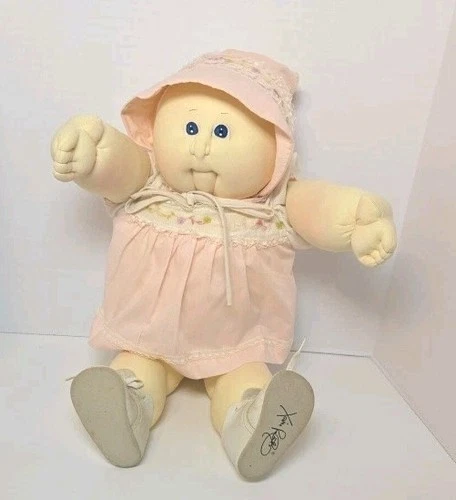 Soft Sculpture 18" Cabbage Patch doll Xavier Roberts Signature on Shoe