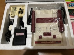 Nintendo Famicom Console with BOX and Manual, 10 Games 0104