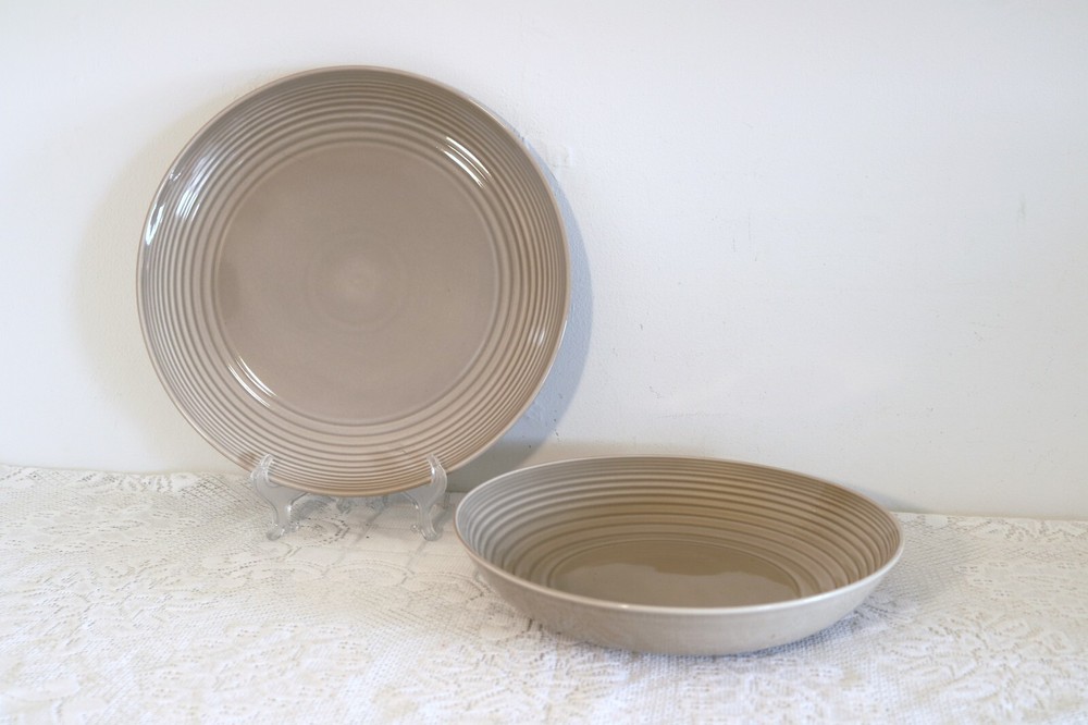 ROYAL DOULTON Gordon Ramsay Maze Taupe 13-Inch Chop Plate with 11 3/4-Inch Serving Bowl