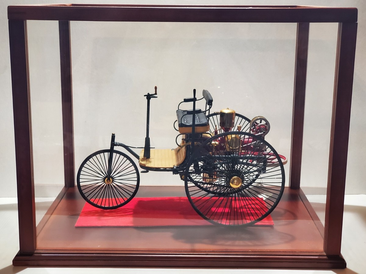 ミニカー BritishCar  MiniatureCarCollection Franklin Mint 1886 Benz Patent Motorwagen Car & Case 1:8