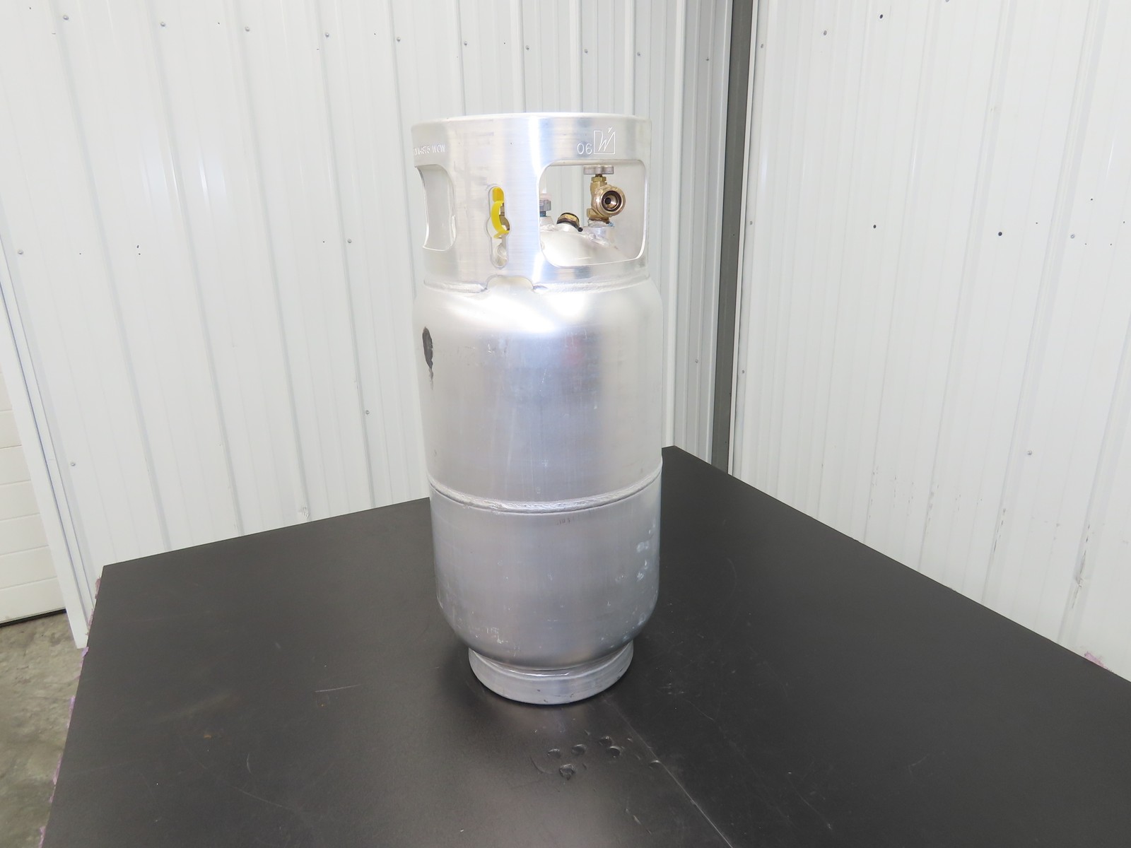 Worthington CYL9315-W 33.5Lb Aluminum Forklift Propane Cylinder LPG Gas Tank USA