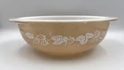 Vtg Pyrex Berries 2 Qt #024 Strawberry Pattern Beige Serving Bowl 1960's NO lid