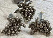 Altas Homewares Pewter Cabinet Knobs Grape Cluster Cabinet Knobs/Pulls Lot Of 10