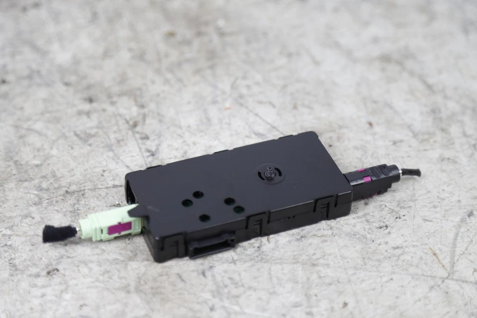 BMW G30 Antenna Amplifier Module OEM 2017-2022 M550i 540i 530i AM/FM Black - Image 3 of 4