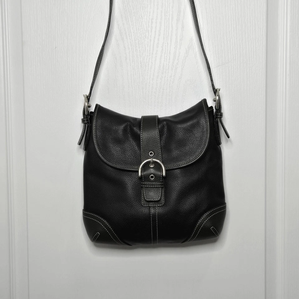 Bolso Bandolera Danier Cartera Cuero Guijarro Negro con Solapa Foto 2 de 4