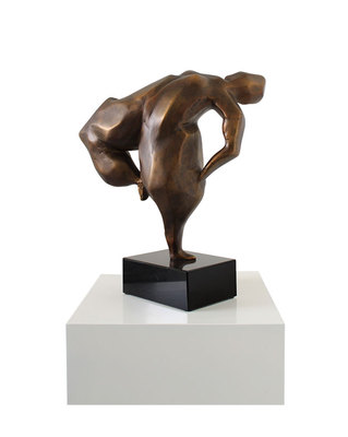 Abstrakte Skulptur ''Sumo Ringer'' auf Marmor Sockel. Höhe 50 cm
