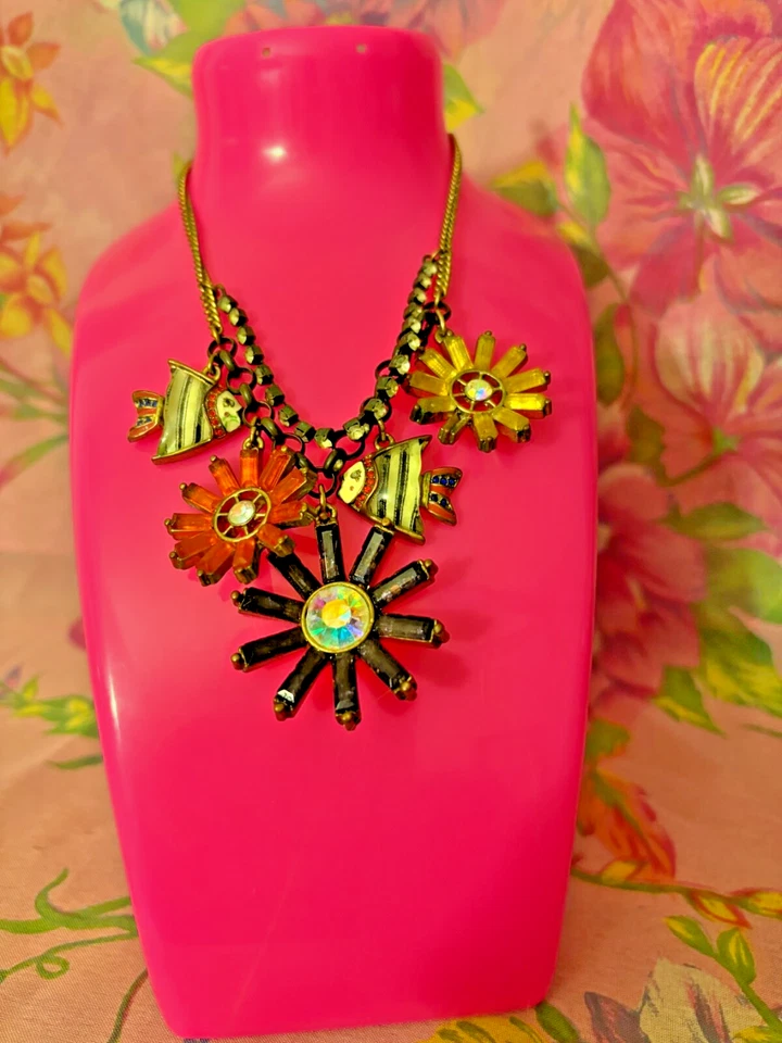🐠🎏Betsey Johnson ‘Under The Sea’ Nautical Fish Necklace🎏🐠 - Image 2 of 3