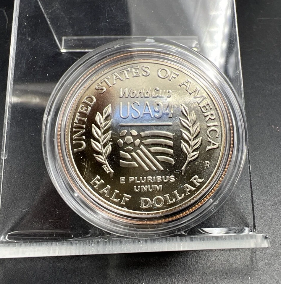 1994 D 50c Fifa World Cup Commemorative Half Dollar in Capsule Clad Coin BU #A - Image 2 of 4