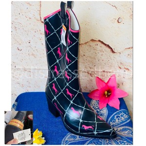 pointed rain boots