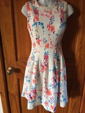 H & M Fit Flare Lovely Floral Tea Party Dress Size 4