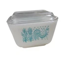 Pyrex Amish Butterprint 501 1-1/2 Cup Refrigerator Dish Turquoise on White LID