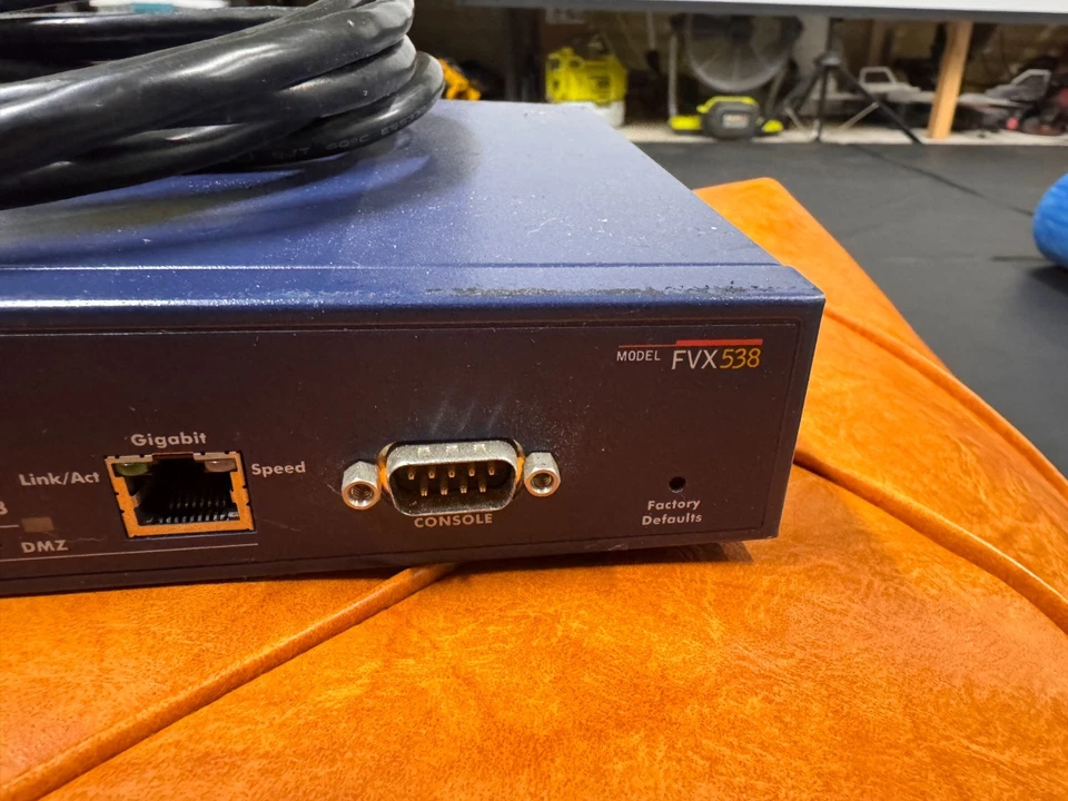 Router cableado Netgear FVX538 8 puertos 10 megabits (FVX538NA) con cable de alimentación A+++ Foto 2 de 3