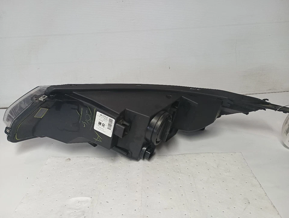 Conjunto de farol dianteiro direito 11-15 Chevy Volt passageiro fabricante de equipamento original 12259618 - Imagem 3 de 4