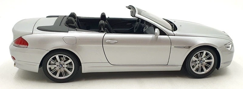 Kyosho 1/18 Scale Diecast DC24924K - BMW 6 Series Cabriolet - Silver - Image 4 of 4