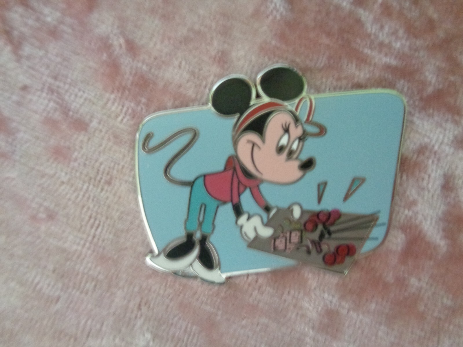 Disney Parks - Mickey & Minnie - Epcot Food & Wine Festival - Mystery Box Pin