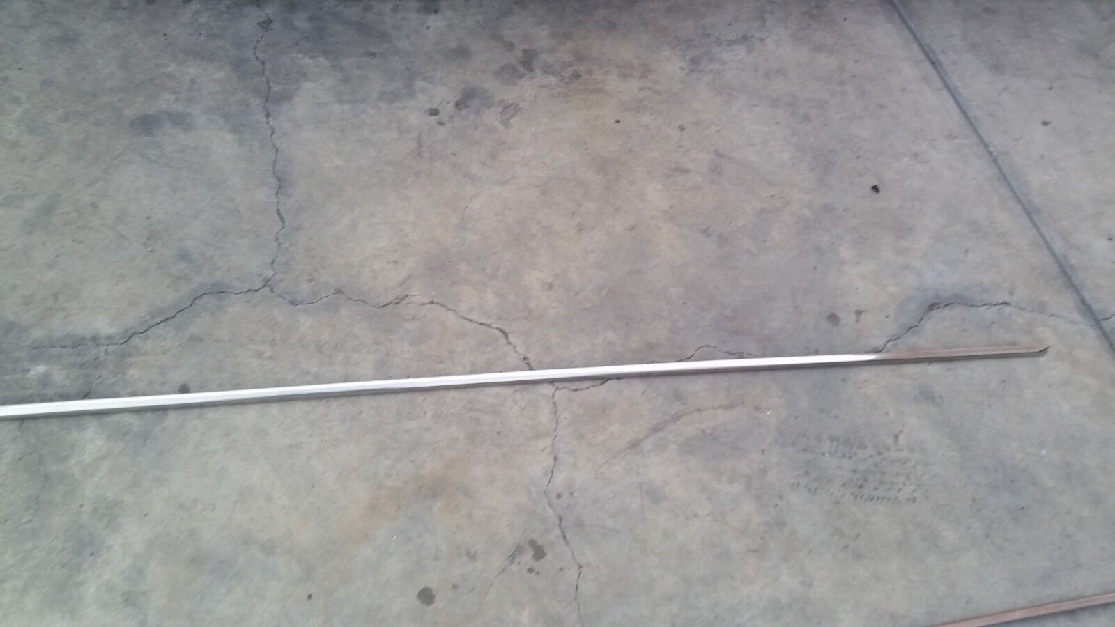 65 to 80 ROLLS ROYCE SILVER SHADOW RIGHT OR LEFT ROCKER PANEL MOULDING FOR SW...