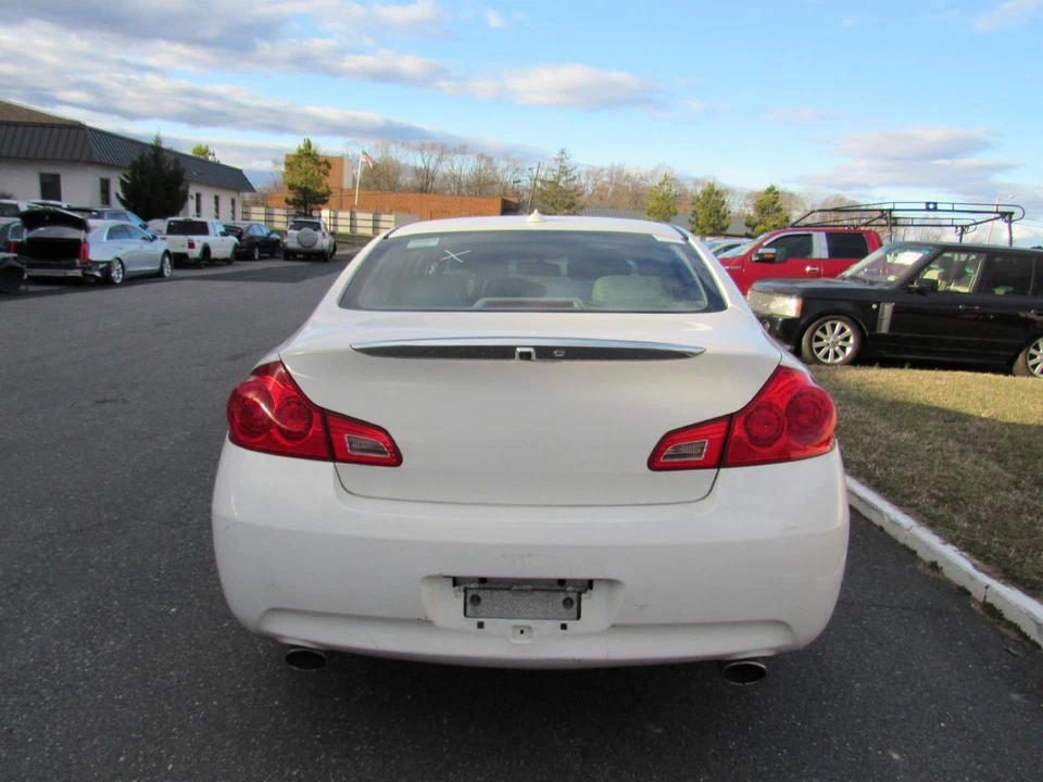 Brazo limpiaparabrisas derecho Infiniti G37 2008 a 2012 Foto 3 de 4