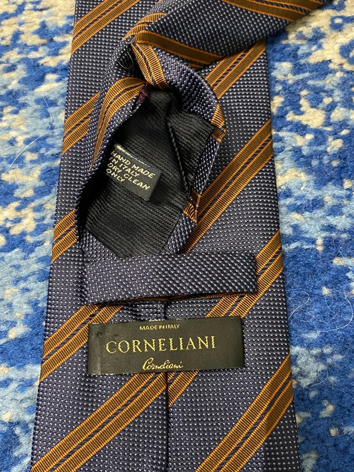 Corbata de seda Corneliani marrón óxido azul marino rayas sesgadas hecha a mano en Italia Foto 4 de 4