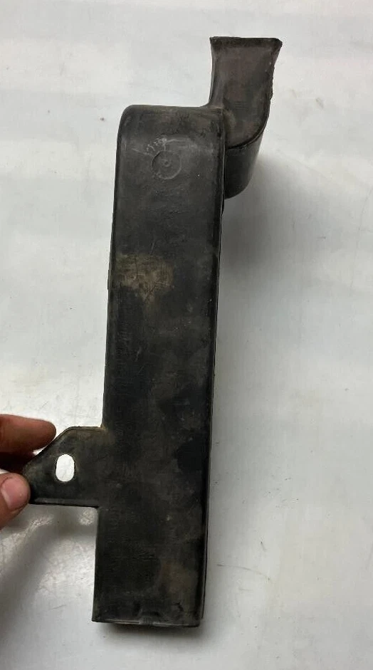 2005-2007 PONTIAC TORRENT BATTERY COOLING DUCT P/N 15279853 GENUINE OEM PART - Image 2 of 4