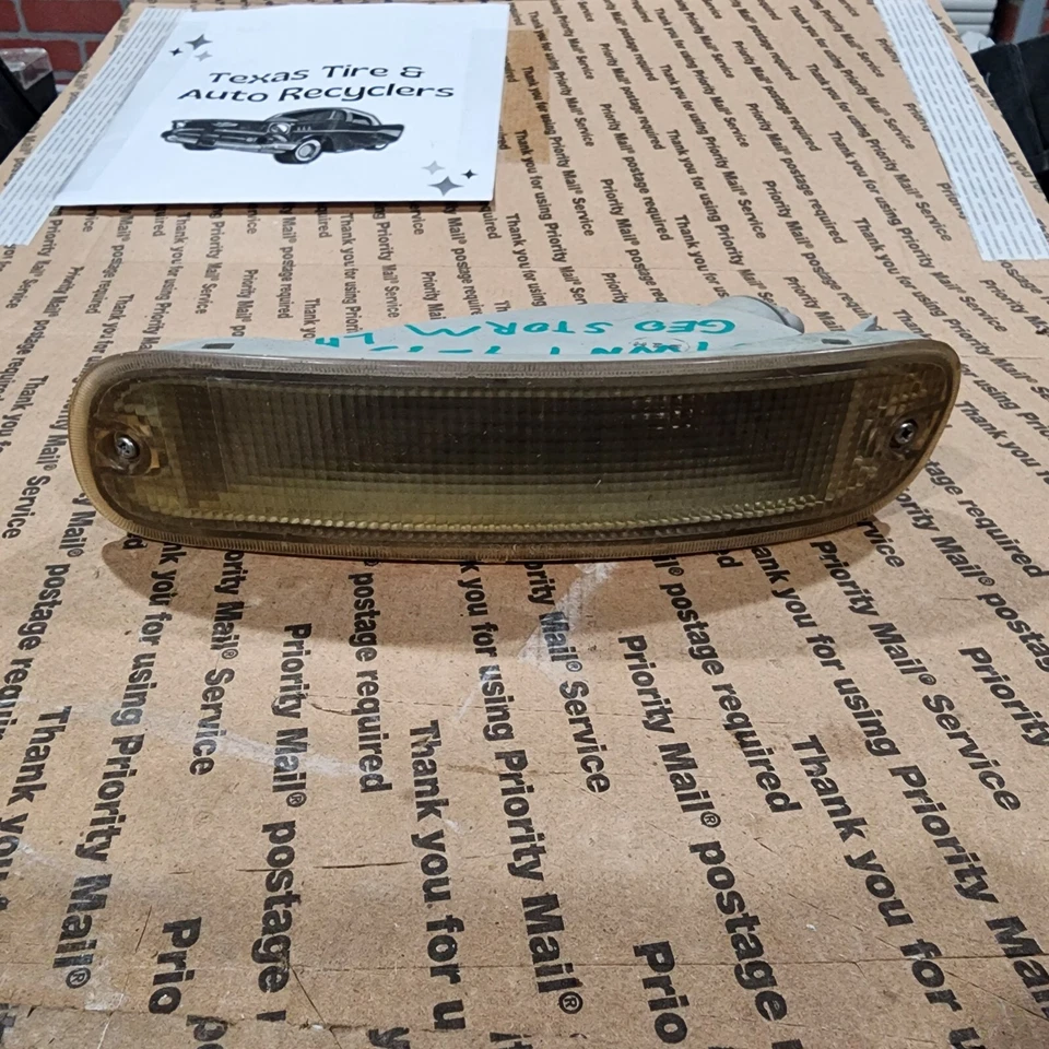 Luz de señalización de giro de estacionamiento para conductor izquierdo GEO Storm 1992-1993 (usada OEM) Foto 4 de 4