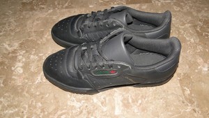 black calabasas shoes