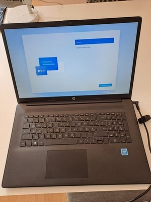 HP Laptop 17,3 Zoll 17cn0218ng schwarz gebraucht, sehr guter Zustand