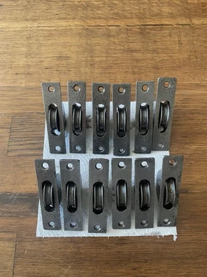 2 x restored Victorian sash window pulleys - Image 1 of 4