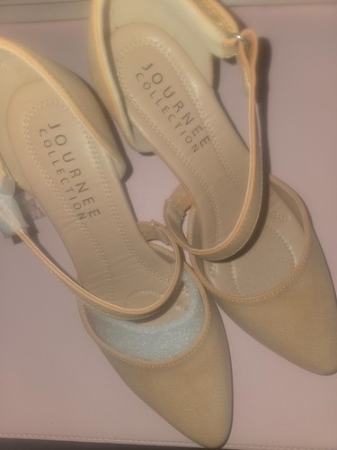 Journee Collection Martine Pointed Toe Mary Jane Flats Nude Beige Size 6 1/2