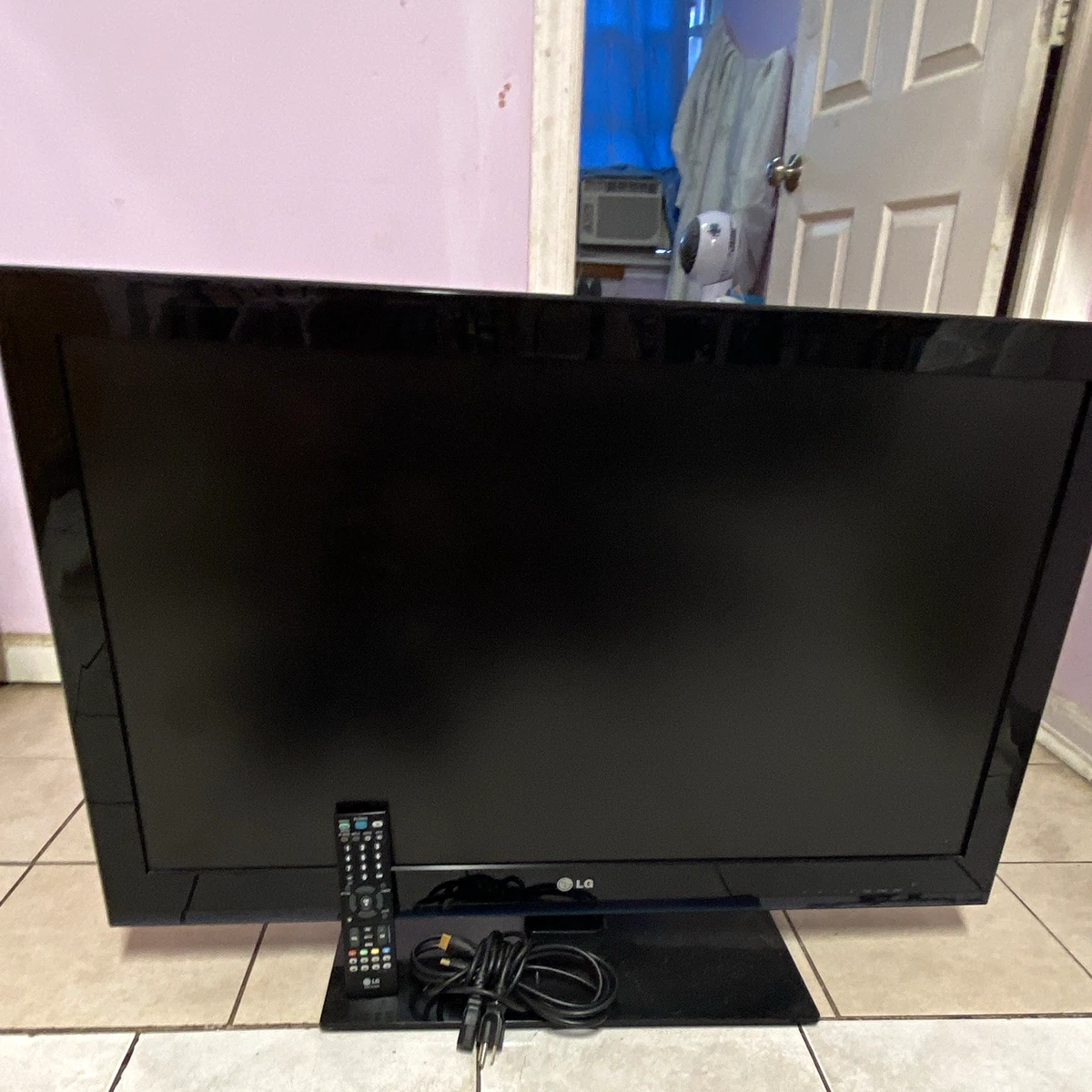 ミ*ル様 Lg tv in good condition LG Black TVs without Smart TV Features 30-39 in Screen for Sale