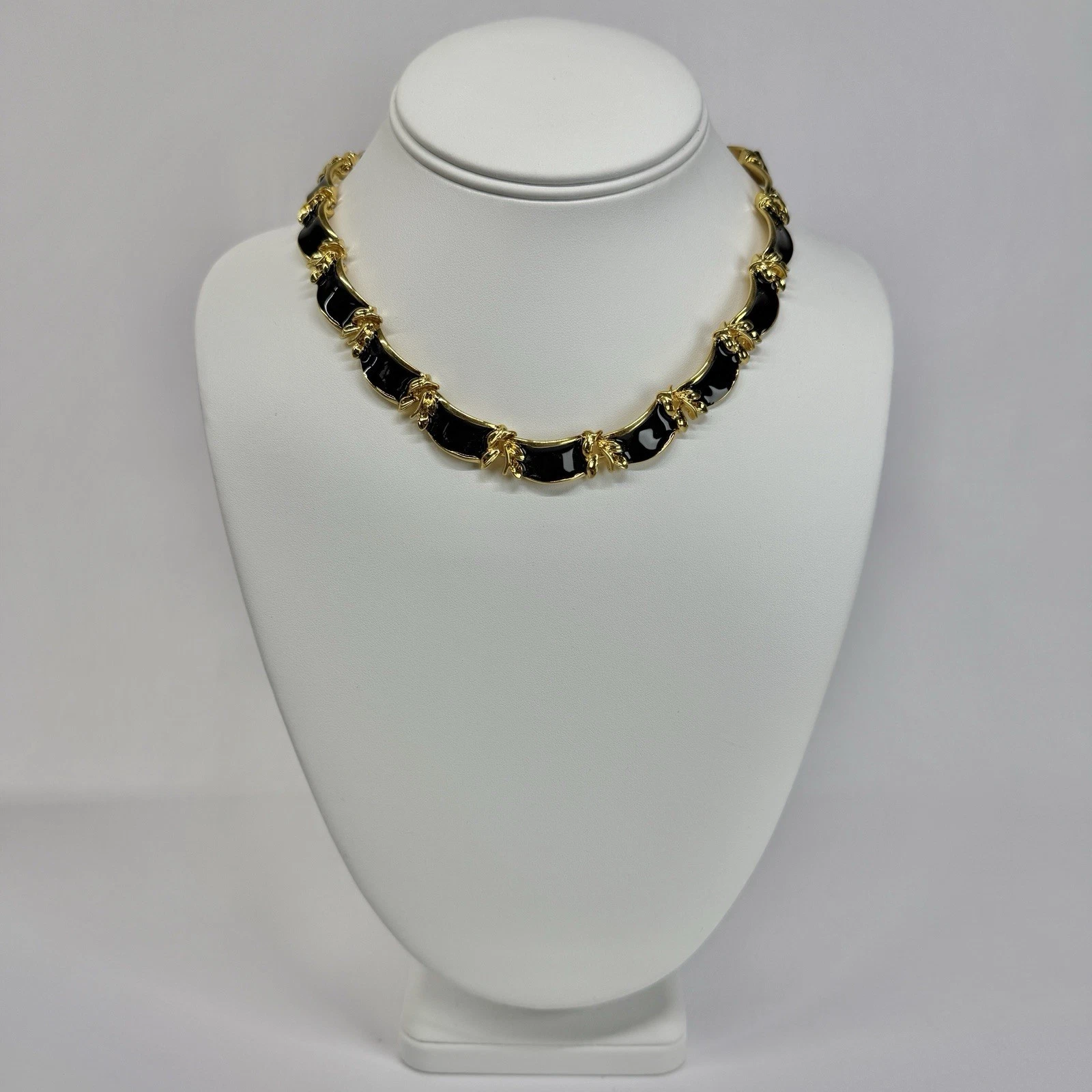 Elegant Enamel Link Collar Gold Tone Vintage Necklace Jewelry N332