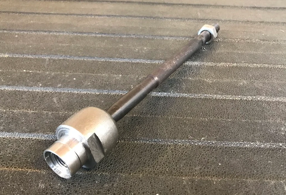 Vara de amarração interna Karlyn - 13-1277 / 1205659 - Para Volvo 242, 244 e 245 1975-1984 - Imagem 2 de 4