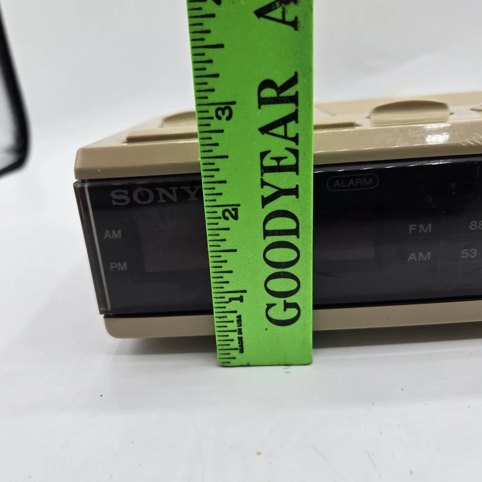 Reloj despertador radio AM/FM Sony Dream Machine vintage años 80 ICF-C3W - ¡Funciona! Foto 4 de 4