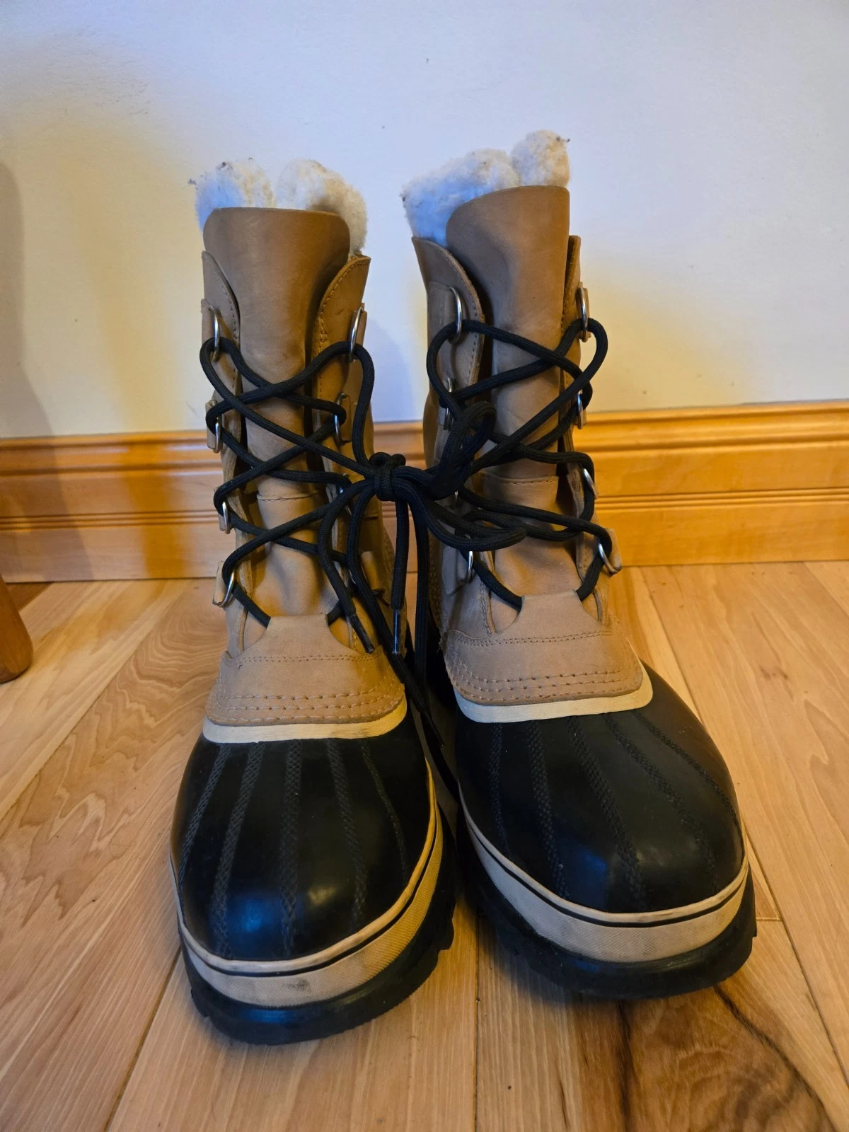 Mens Sorel Caribou boots size 12
Opens in a new window or tab