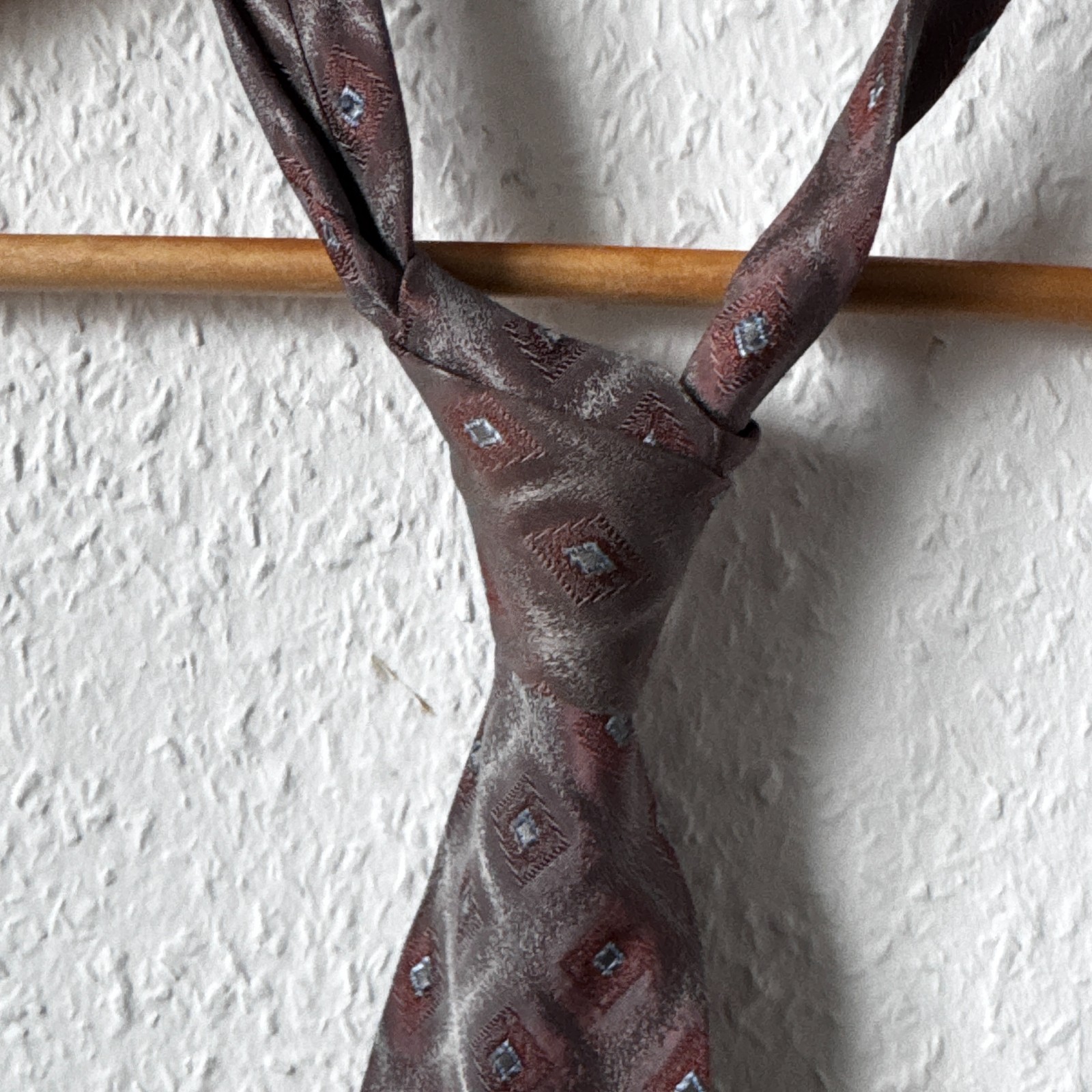 Walbusch Pure Silk Vintage Necktie - Burgundy Geometric Medallion image 7
