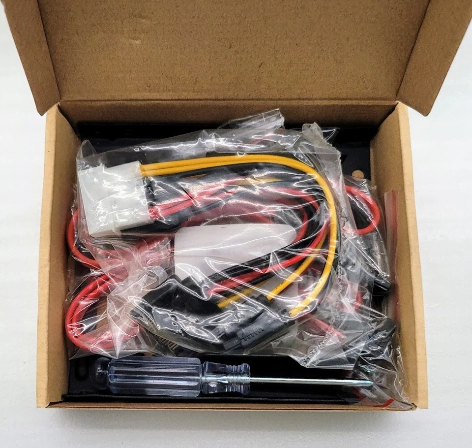 LOT9Inateck 2.5" To 3.5" Hard Drive Internal Mounting Kit W/ Data & Power Cables - Image 2 of 4